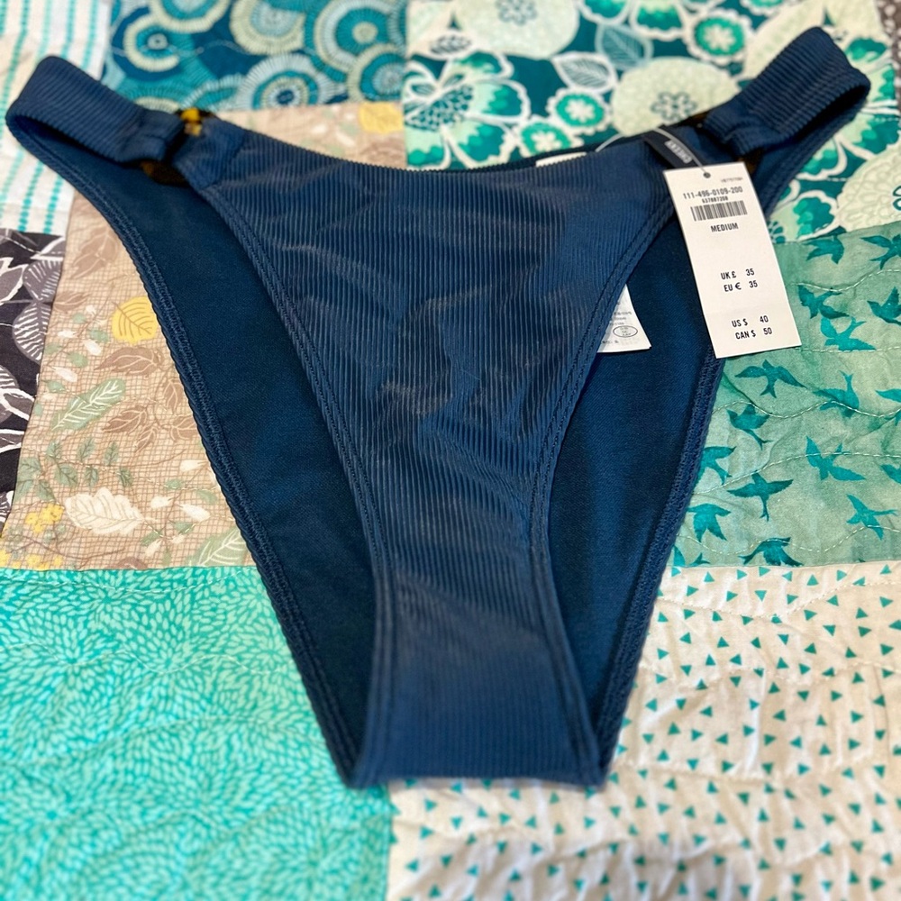 O-Ring High-Leg Cheeky Bottom